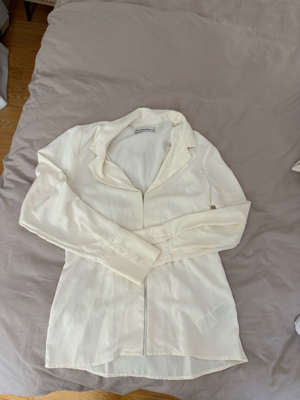 Abercrombie & Fitch Ivory Long-Sleeve Button Front Shirt